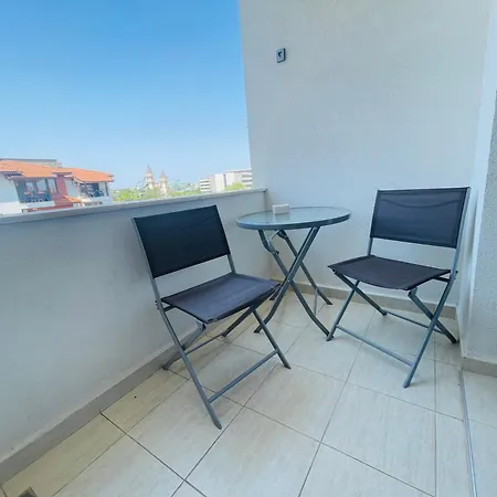 уютная в 5 минутах от пляжа Apartment Ravda